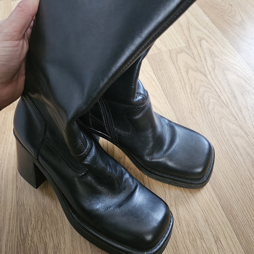 MIA Black Heeled Square Toe 7.5